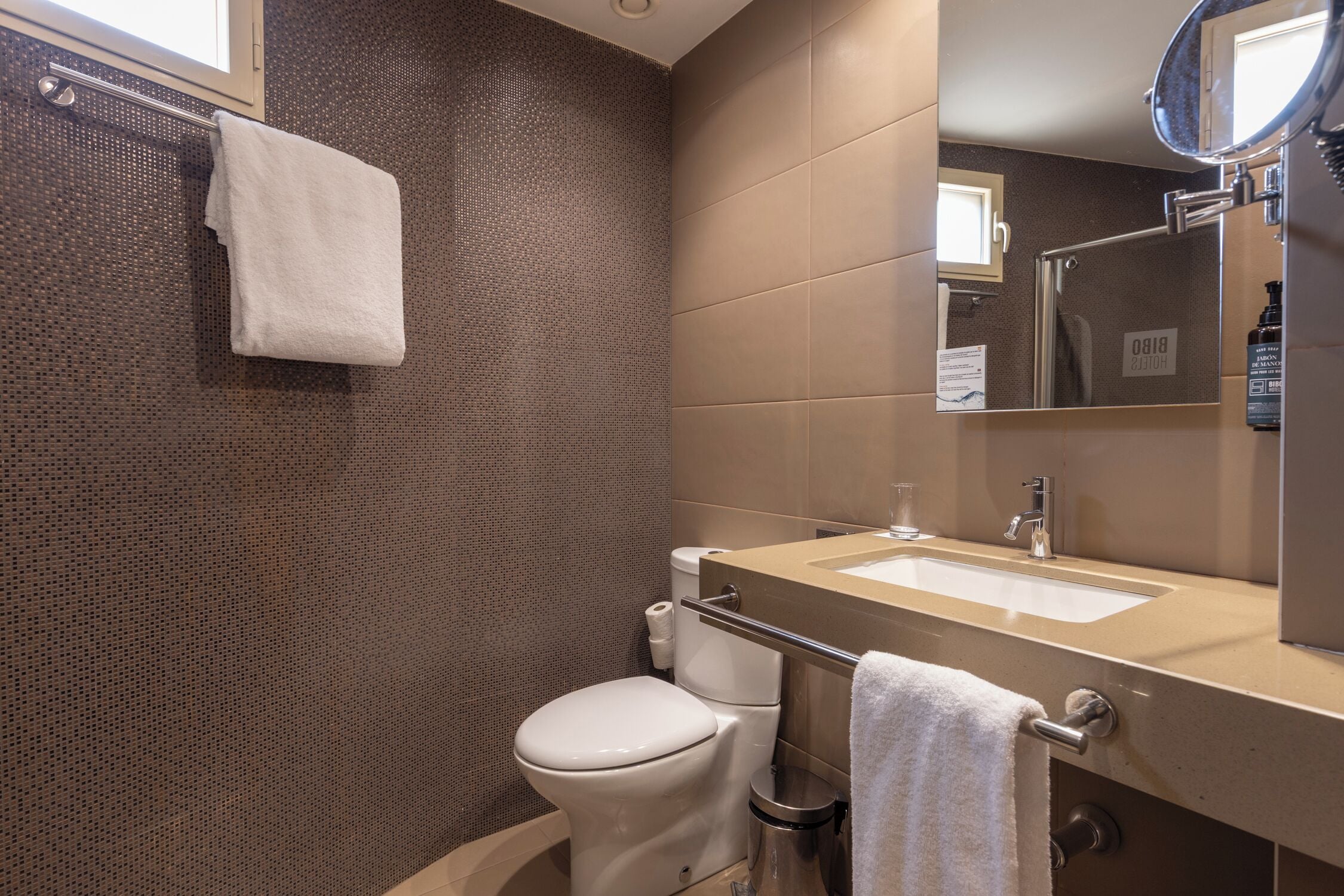 basic single room (interior) | premium bedding, tempur-pedic beds, in-room safe, desk