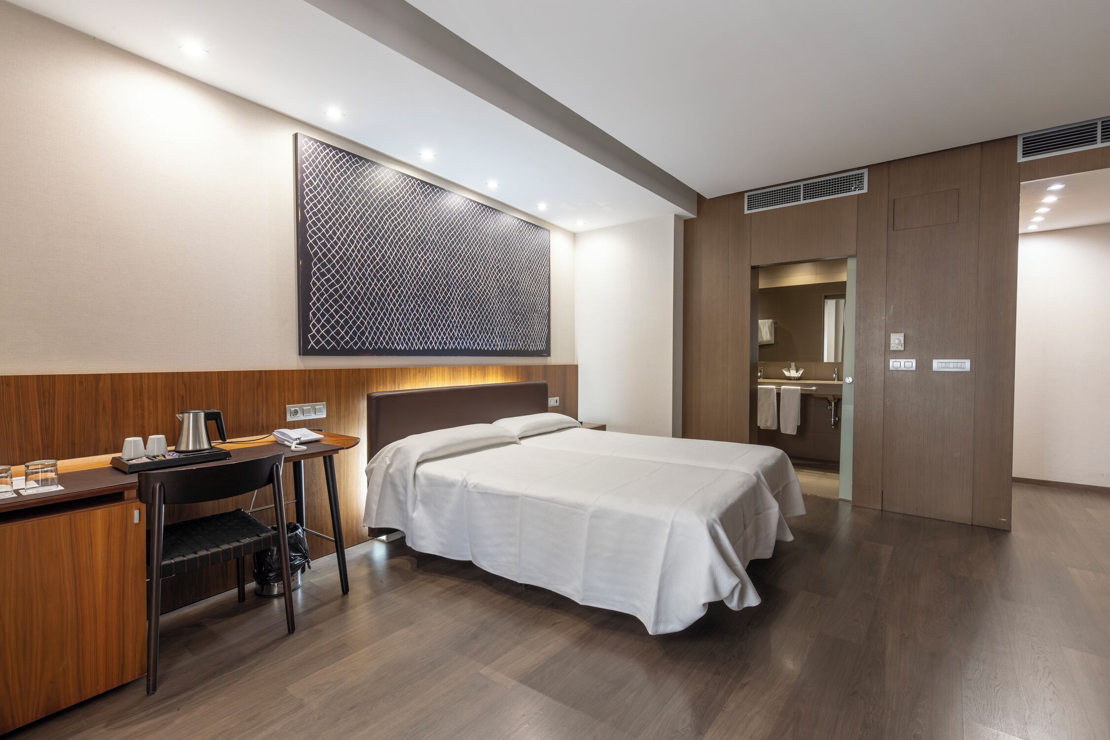 premium bedding, tempur-pedic beds, in-room safe, desk