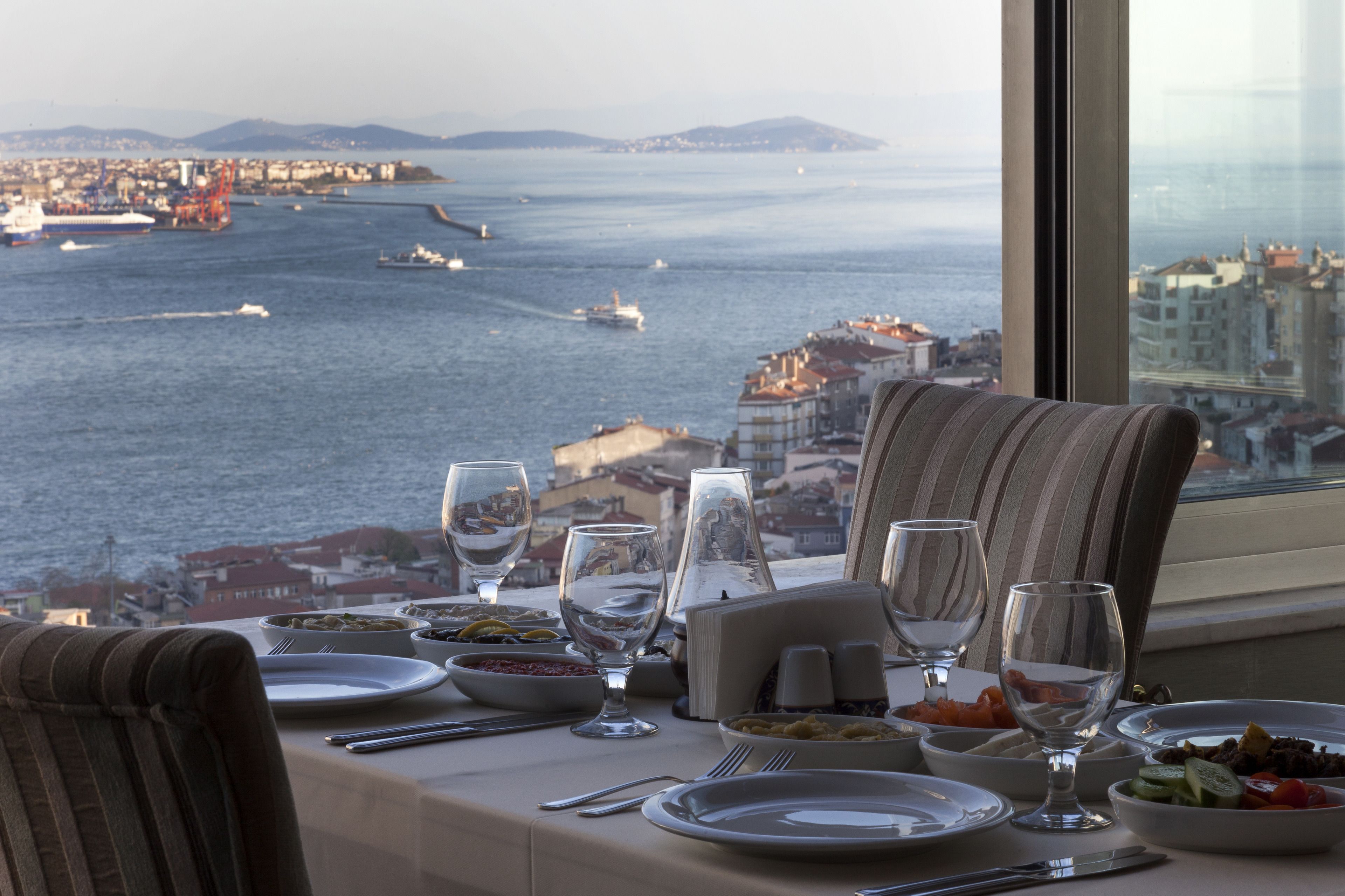 Breakfast, lunch, dinner served; Turkish cuisine 