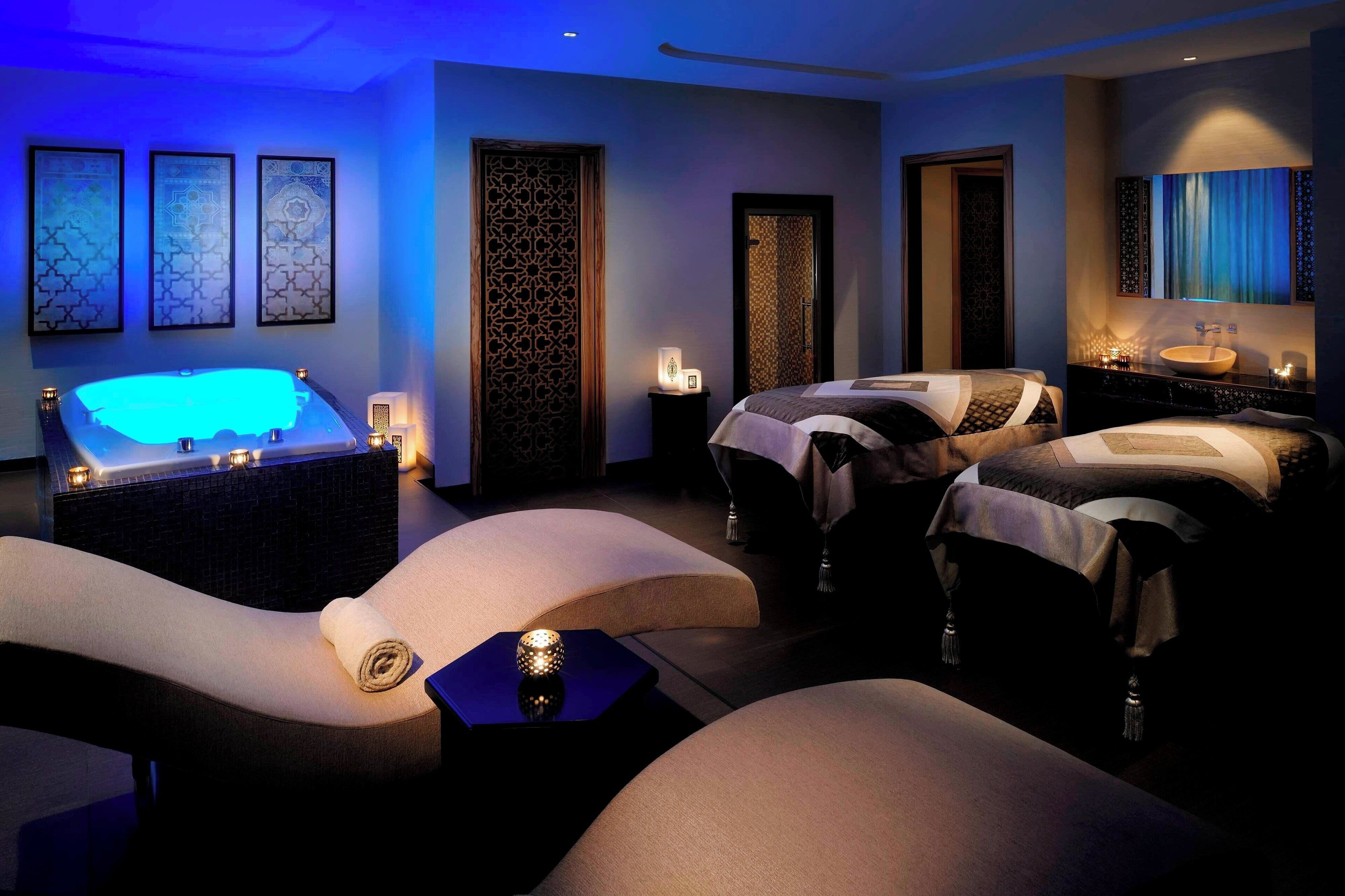 Couples treatment rooms, sauna, hot tub, steam room, body treatments
