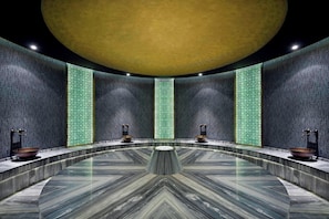 Couples treatment rooms, sauna, hot tub, steam room, body treatments