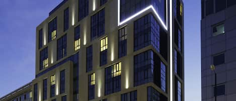 Façade de lâhĂ©bergement - soirĂ©e/nuit
