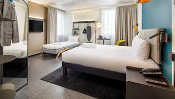 Family Double Room, 1 Double Bed with Sofa bed | Hypo-allergenic bedding, desk, blackout curtains, soundproofing