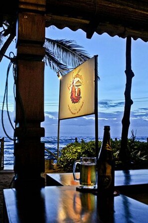 Frühstück, Mittagessen, internationale Küche, Blick auf den Strand