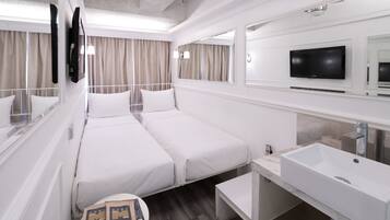 Mini Twin room | Free WiFi, bed sheets