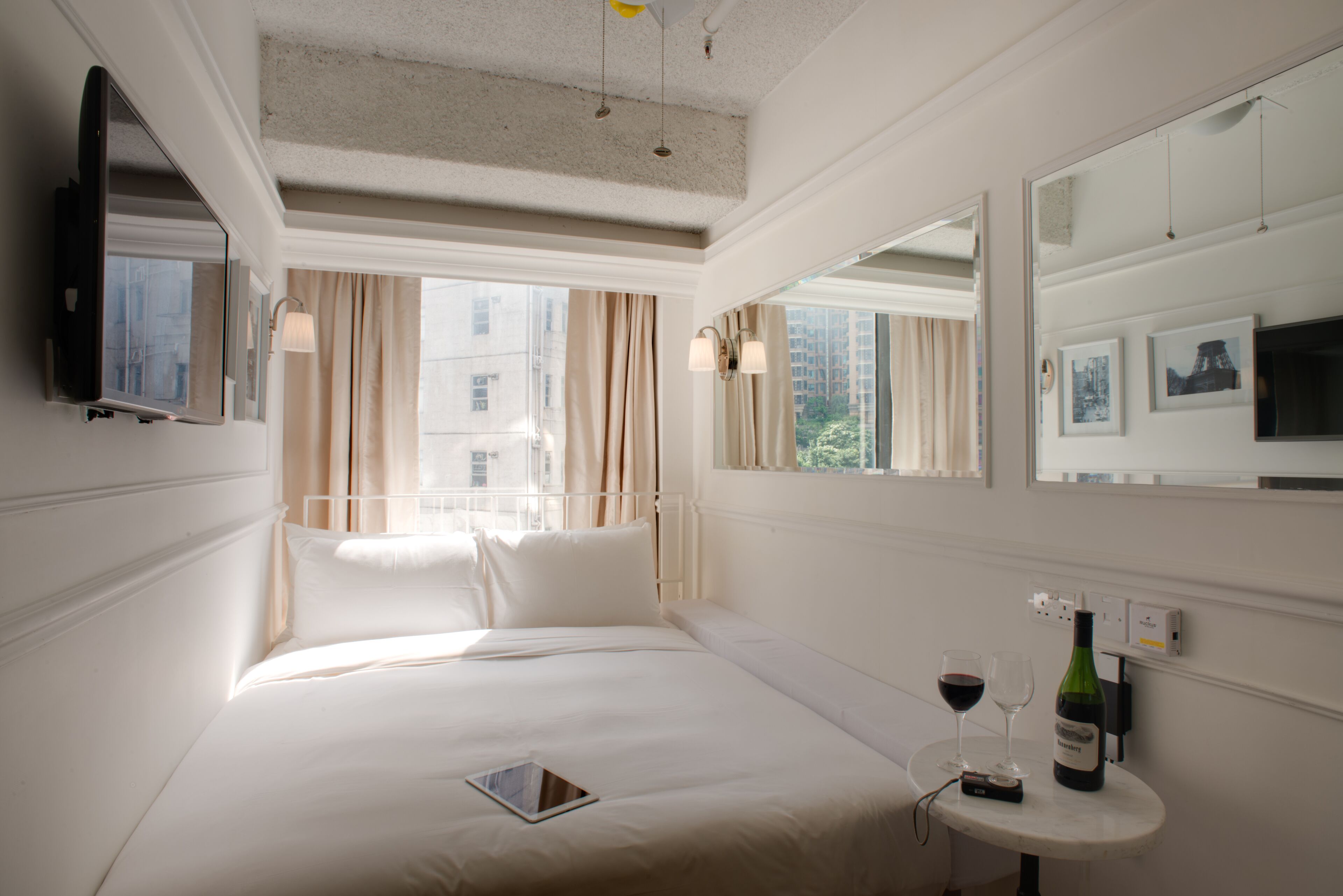 Free WiFi, bed sheets