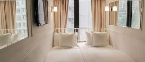 Free WiFi, bed sheets