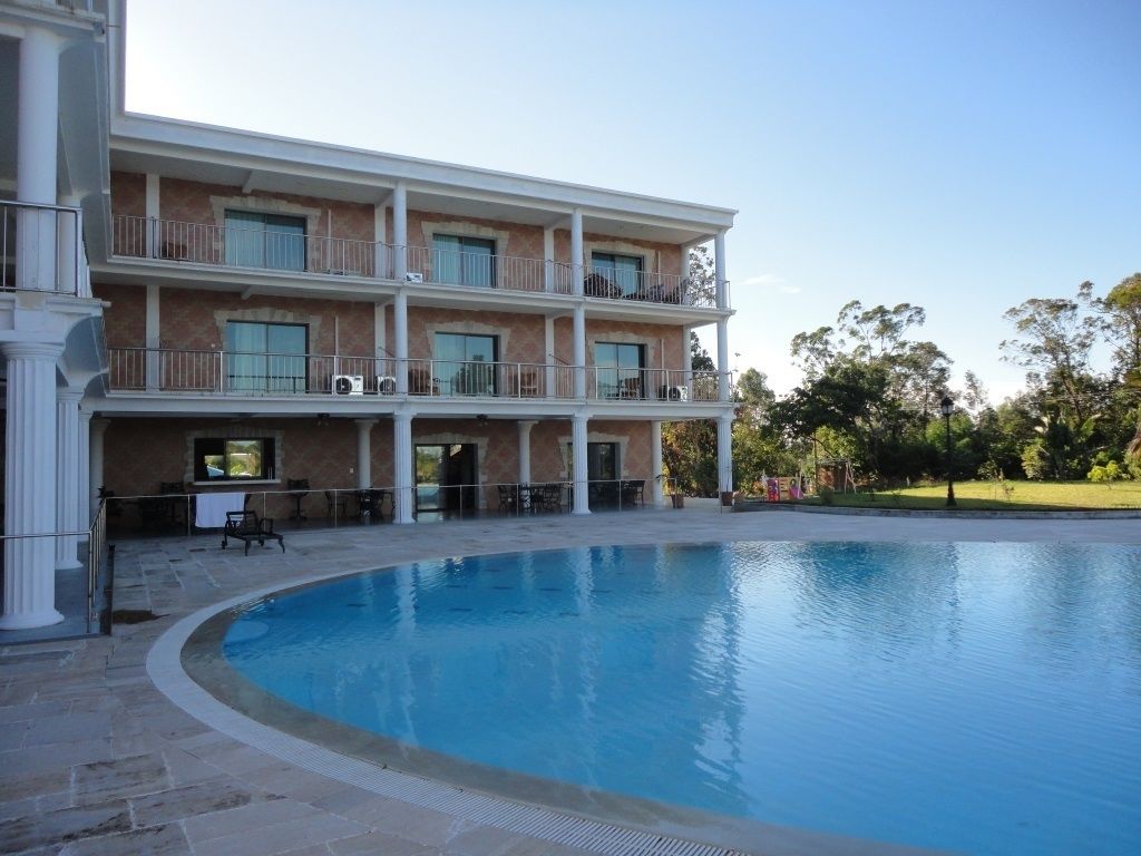 2 outdoor pools, open 6 am to 8 pm, free pool cabanas, pool umbrellas