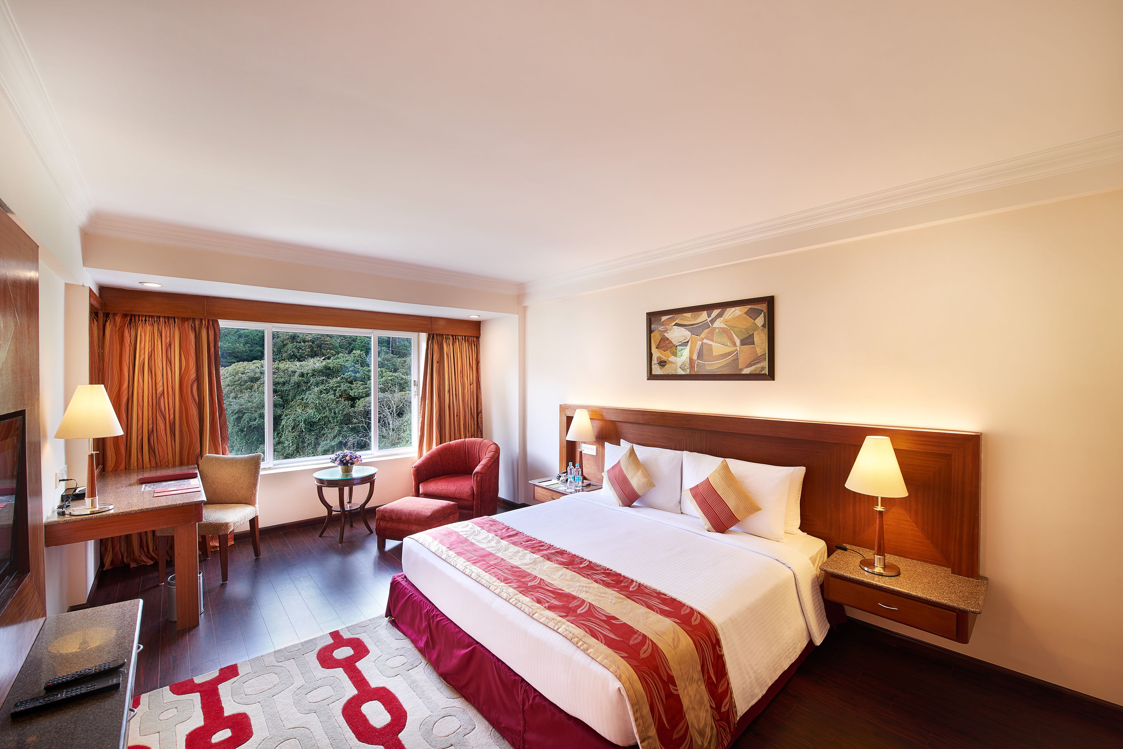 superior room | premium bedding, minibar, in-room safe, desk