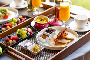 Daily buffet breakfast for a fee - PARKROYAL COLLECTION Pickering, Singapore (Singapore)