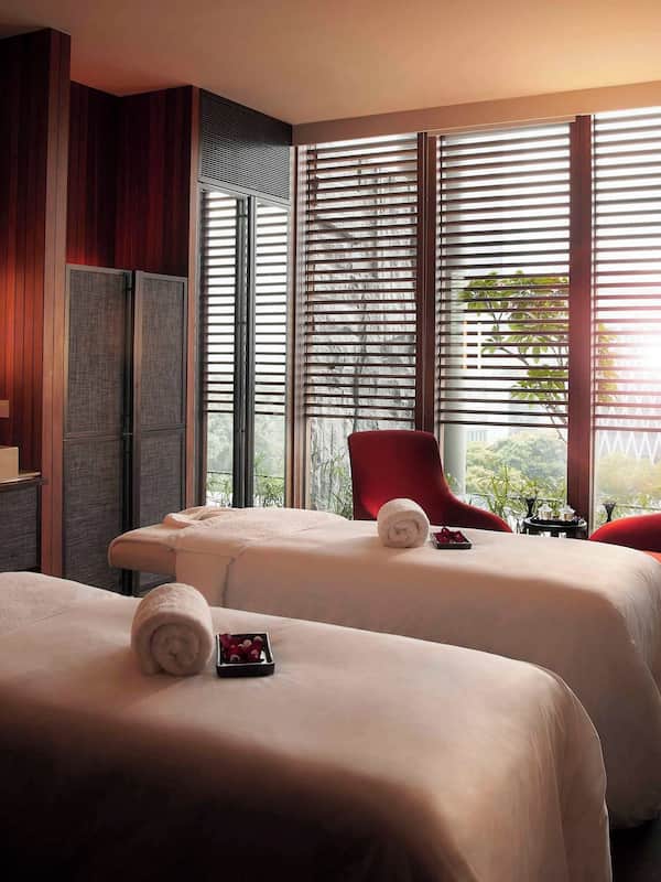 Hot tub, steam room, body treatments, aromatherapy, facials