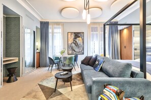 Executive Suite (Concorde) | Living area | Flat-screen TV, Netflix, smart speakers - Hôtel 33 Marbeuf (Paris)