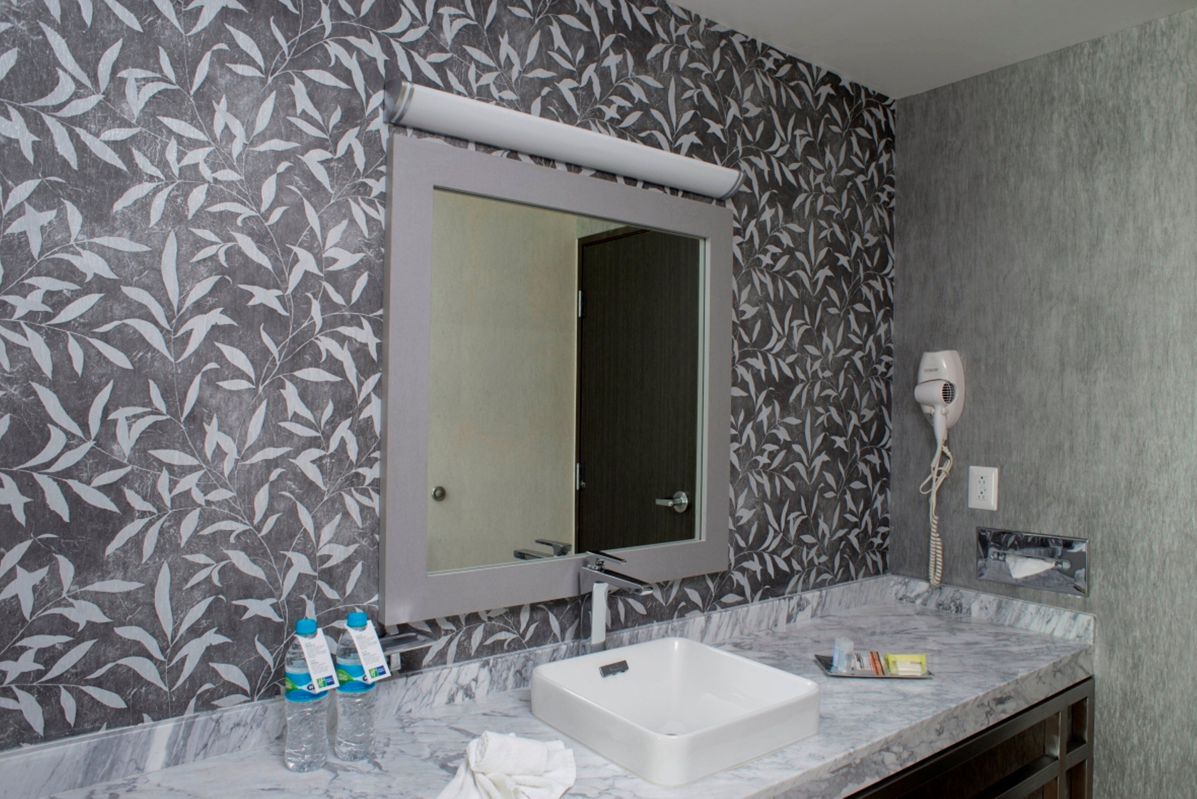 Photo - Holiday Inn Express & Suites Queretaro by IHG