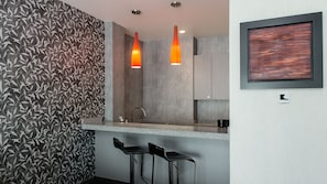 Studio Suite, 2 Queen Beds | Room amenity