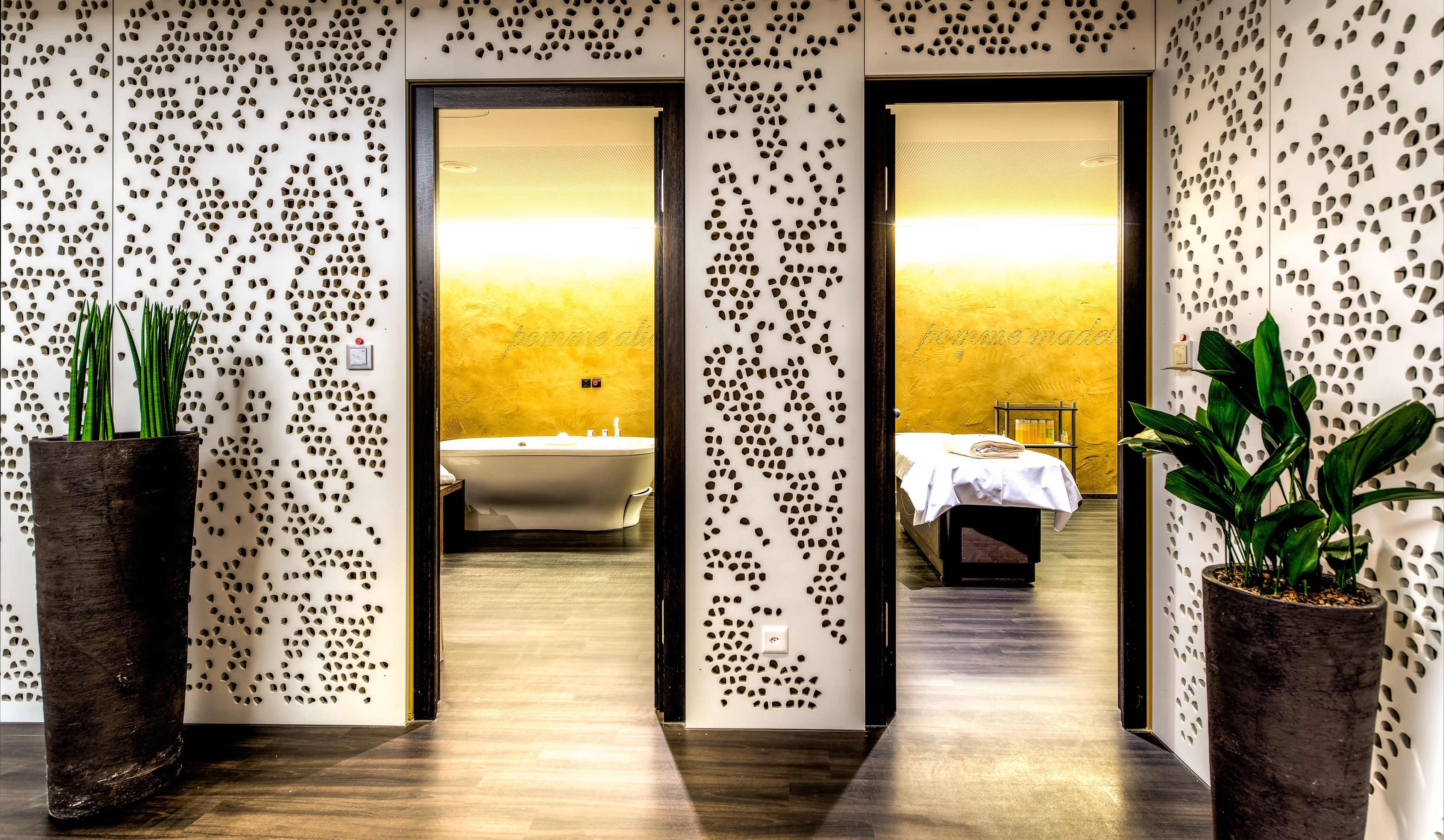 couples treatment room(s), sauna, hot tub, steam room, body treatments