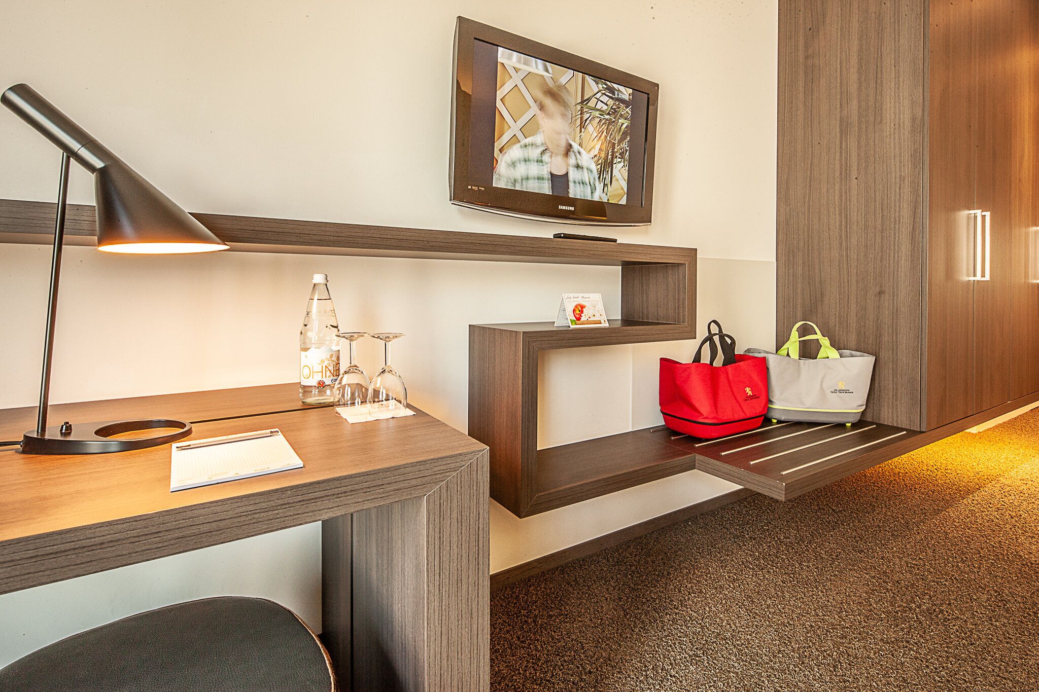 1 bedroom, egyptian cotton sheets, premium bedding, pillow-top beds