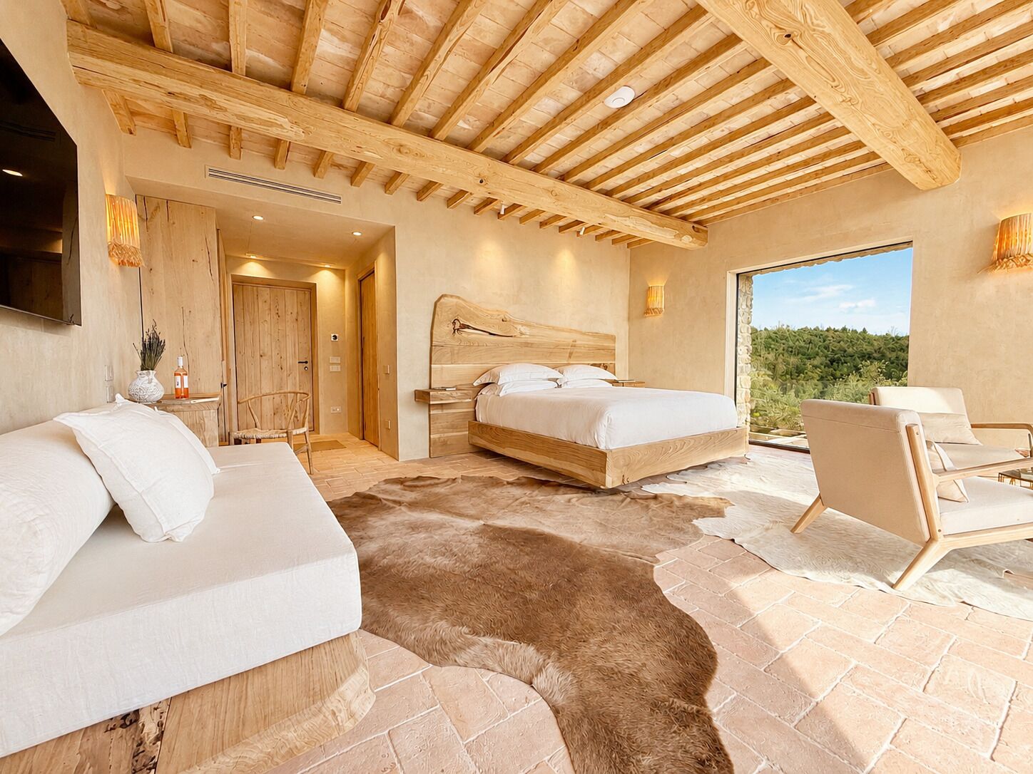 Panoramic Suite (Vineyard) | Pillowtop beds, minibar, in-room safe, desk