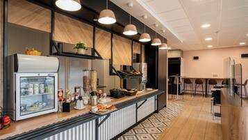 Daily full breakfast for a fee