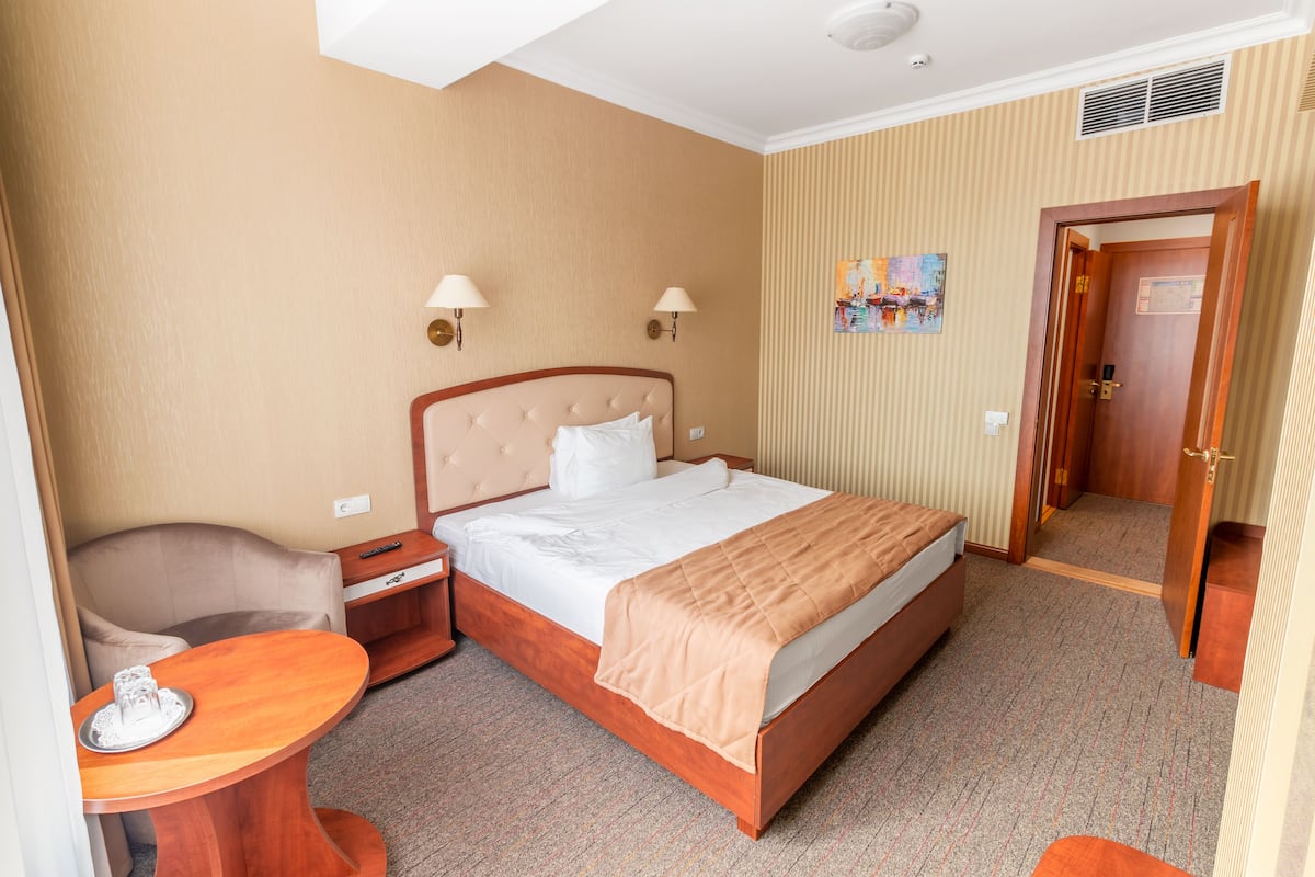 Standard Single Room, 1 Bedroom, Non Smoking, City View | 1 bedroom, hypo-allergenic bedding, minibar, in-room safe