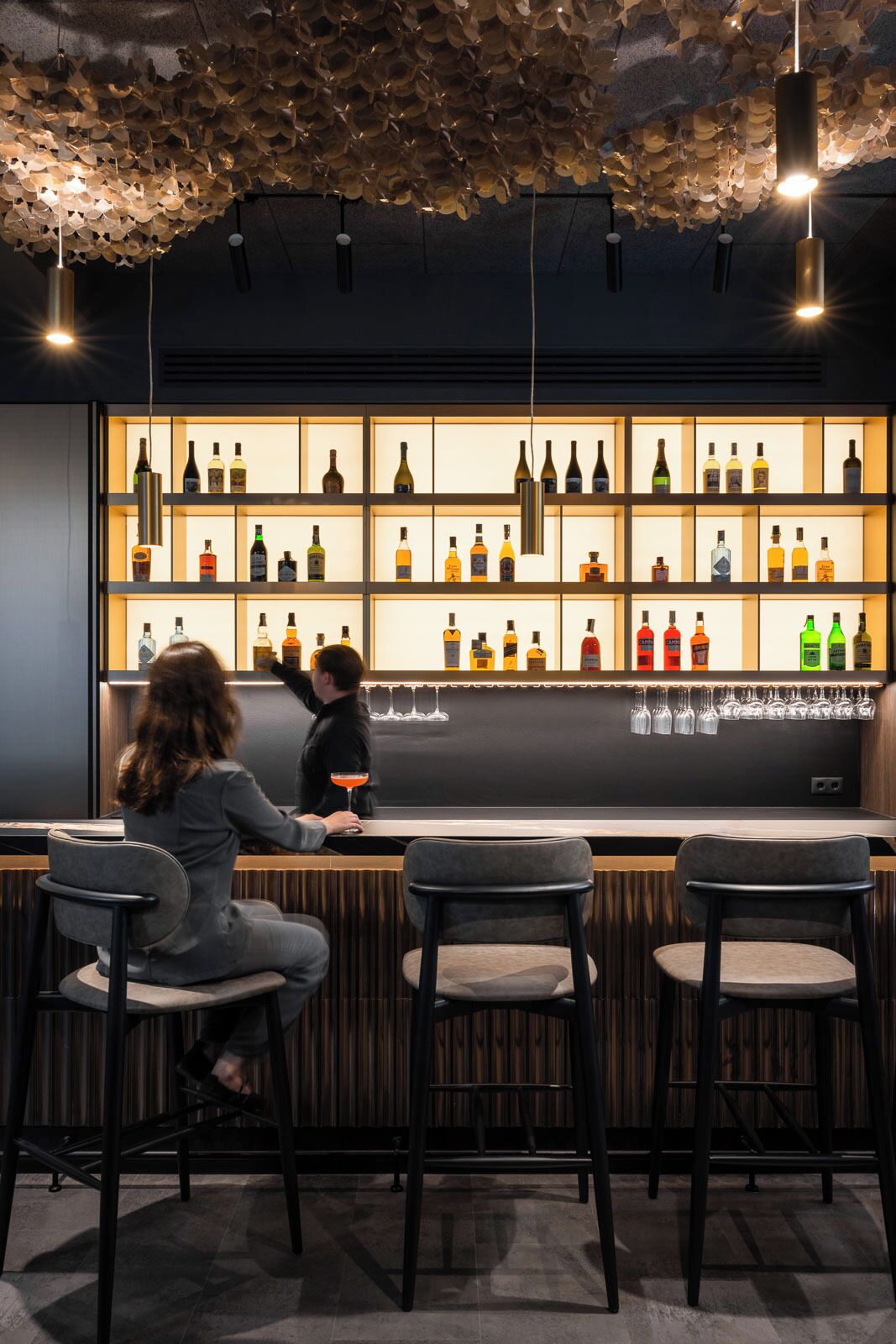 Bar (trong khuôn viên)
