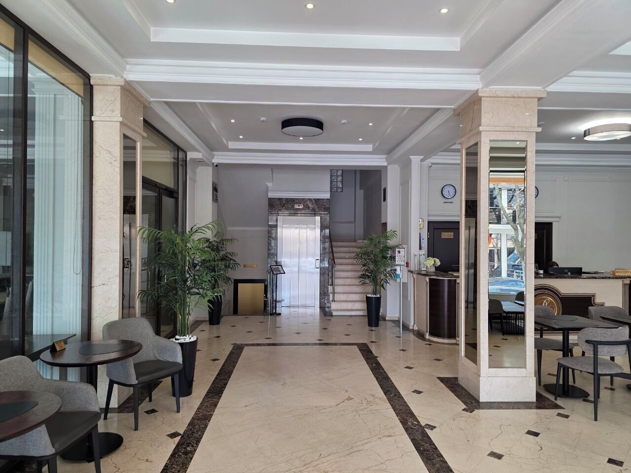 Photo - Regency Hotel