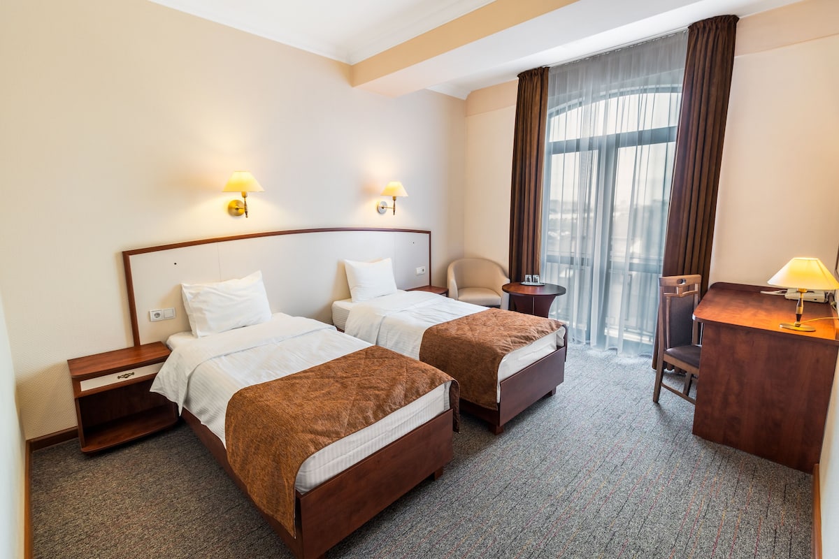 Standard Twin Room | 1 bedroom, hypo-allergenic bedding, minibar, in-room safe