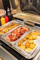 Desayuno completo todos los días (con cargo)
