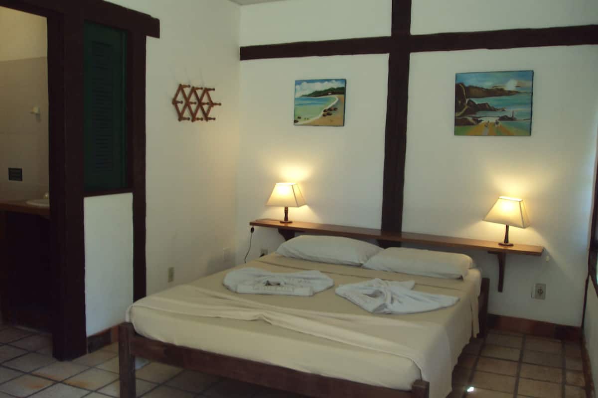 Standard Double Room | Minibar, in-room safe, iron/ironing board, free WiFi