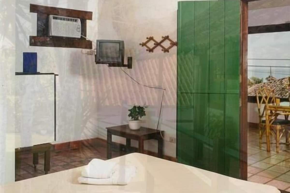 Minibar, in-room safe, iron/ironing board, free WiFi