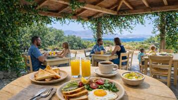 Free daily continental breakfast