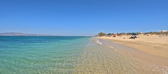 Studios Vrettos Beachfront Hotel