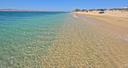 Studios Vrettos Beachfront Hotel