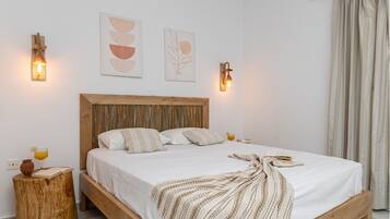 Soundproofing, iron/ironing board, bed sheets