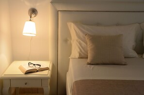 Standard Double Room | Minibar, in-room safe, desk, free WiFi - Agriturismo Masseria San Leonardo (Fasano)