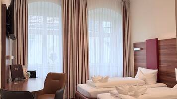 Standard-Einzelzimmer, Stadtblick | Hochwertige Bettwaren, Pillowtop-Betten, Schreibtisch