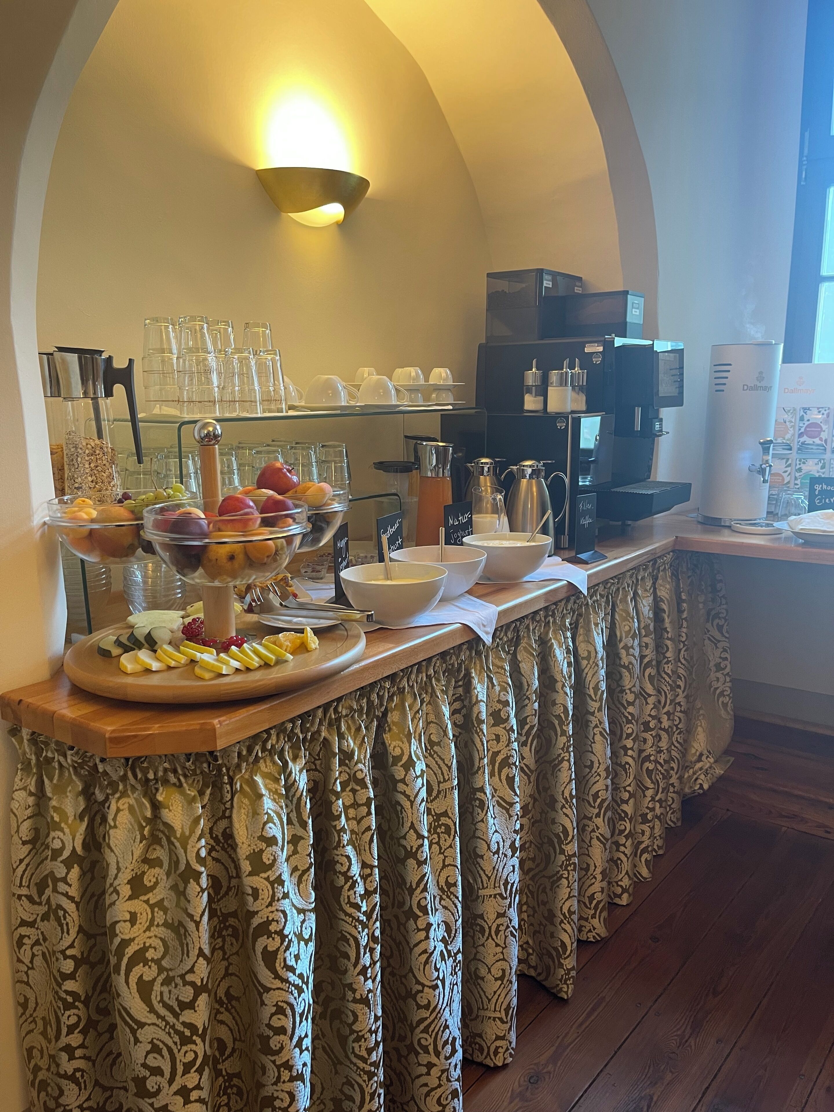 daily buffet breakfast (eur 15 per person)
