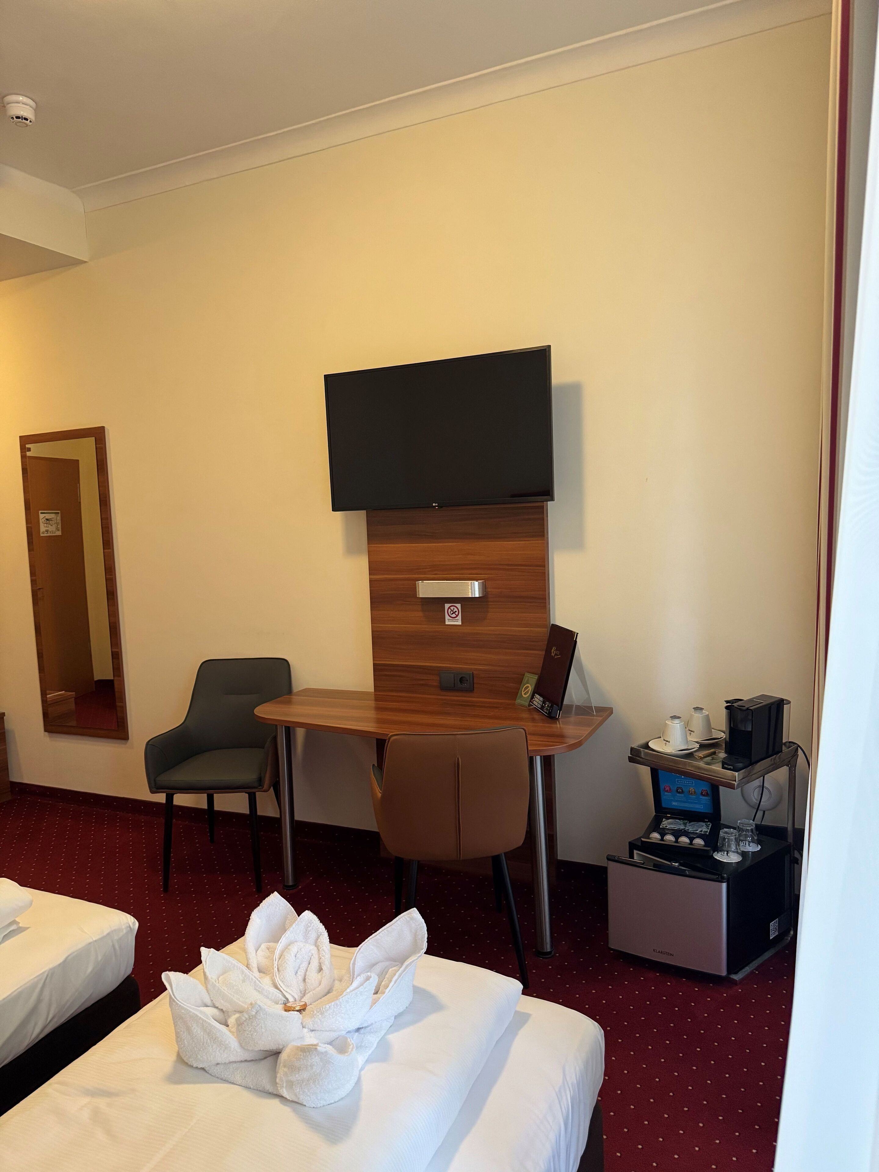 standard single room, city view | premium bedding, pillow-top beds, desk, laptop workspace