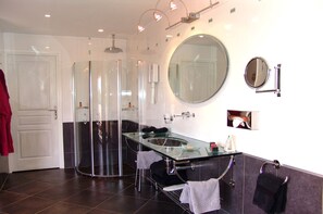 Executive Double Room, 1 Double Bed, Jetted Tub, Partial Sea View | Bathroom | Designer toiletries, hair dryer, bathrobes, slippers - Private Hotel - Adults Only (Porto-Vecchio)