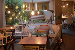 Food court - Okupe Pousada & Hostel Jardins (São Paulo)