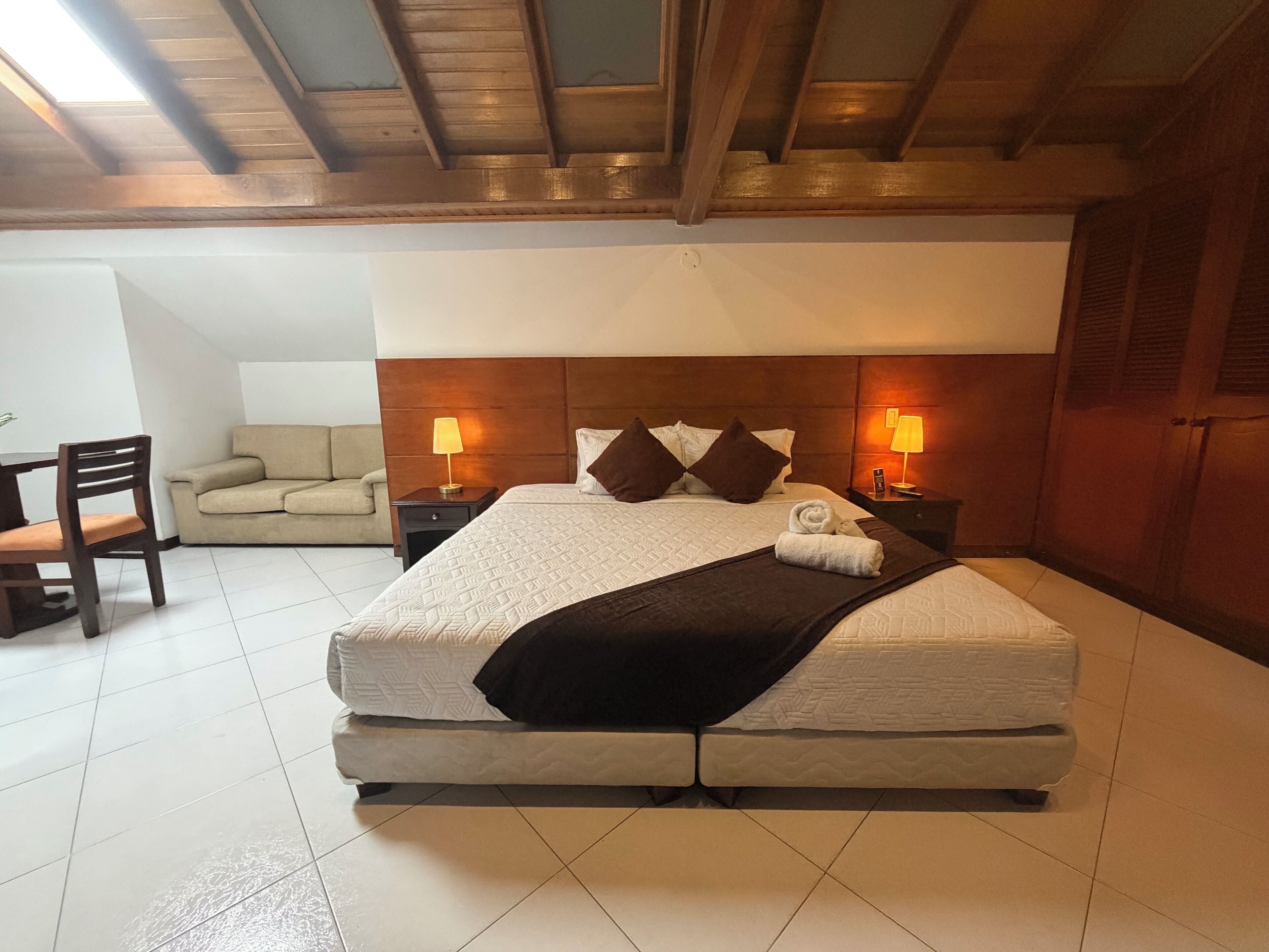 Comfort-studiosviitti | Allergiatestatut vuodevaatteet, untuvapeitot, minibaari