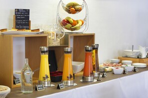Daily buffet breakfast for a fee