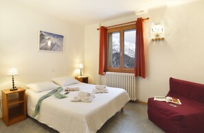 Doppia Classic, 1 letto matrimoniale | Una cassaforte in camera, con stile personalizzato