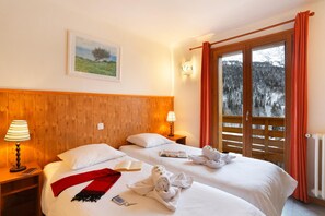 In-room safe, individually decorated, individually furnished, desk