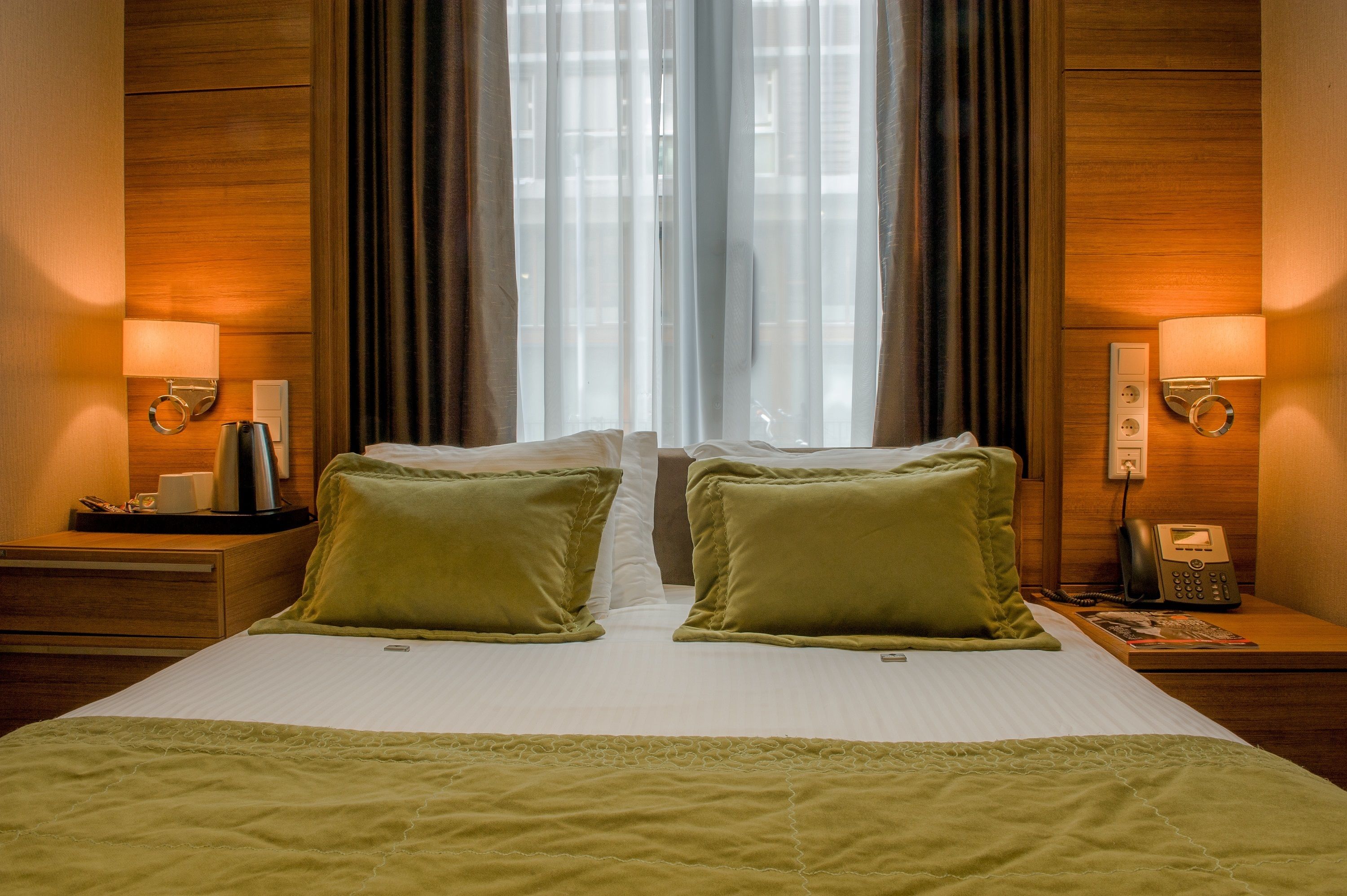 double room (small) | free minibar items, in-room safe, desk, iron/ironing board