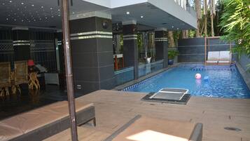 Innenpool, AuĂenpool