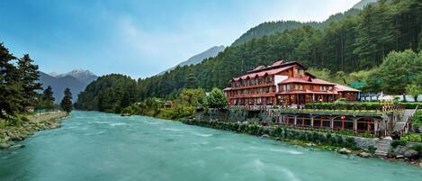 Fachada de la propiedad