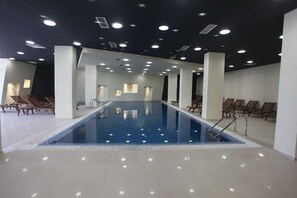 حمام سباحة