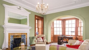 Glencoe House Two Bedroom Suite No.4 | Egyptian cotton sheets, premium bedding, minibar, individually decorated - Glencoe House (Ballachulish)