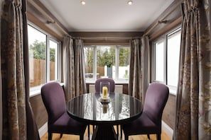 Classic Strathcona Lodge No.9 (Separate Building) | Living area