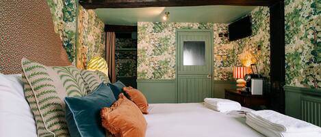 Traditional Double Room, Ensuite (Hound)